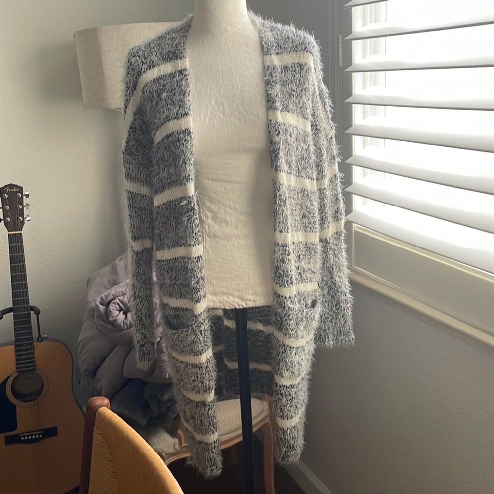 Cotton On Gray & cream cardigan sweater